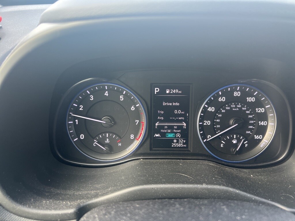 2023 Hyundai Kona SEL photo 2