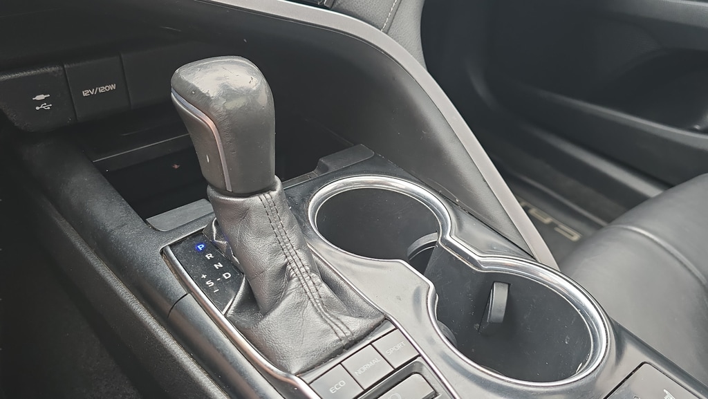 2019 Toyota Camry XSE - Photo 21