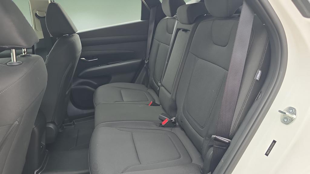 2025 Hyundai Tucson SE - Photo 27