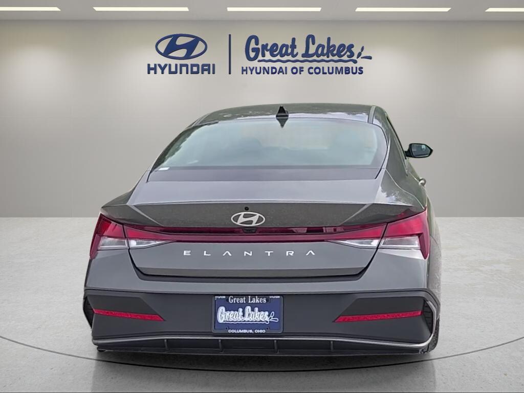 New 2026 Hyundai Elantra SE Sedan