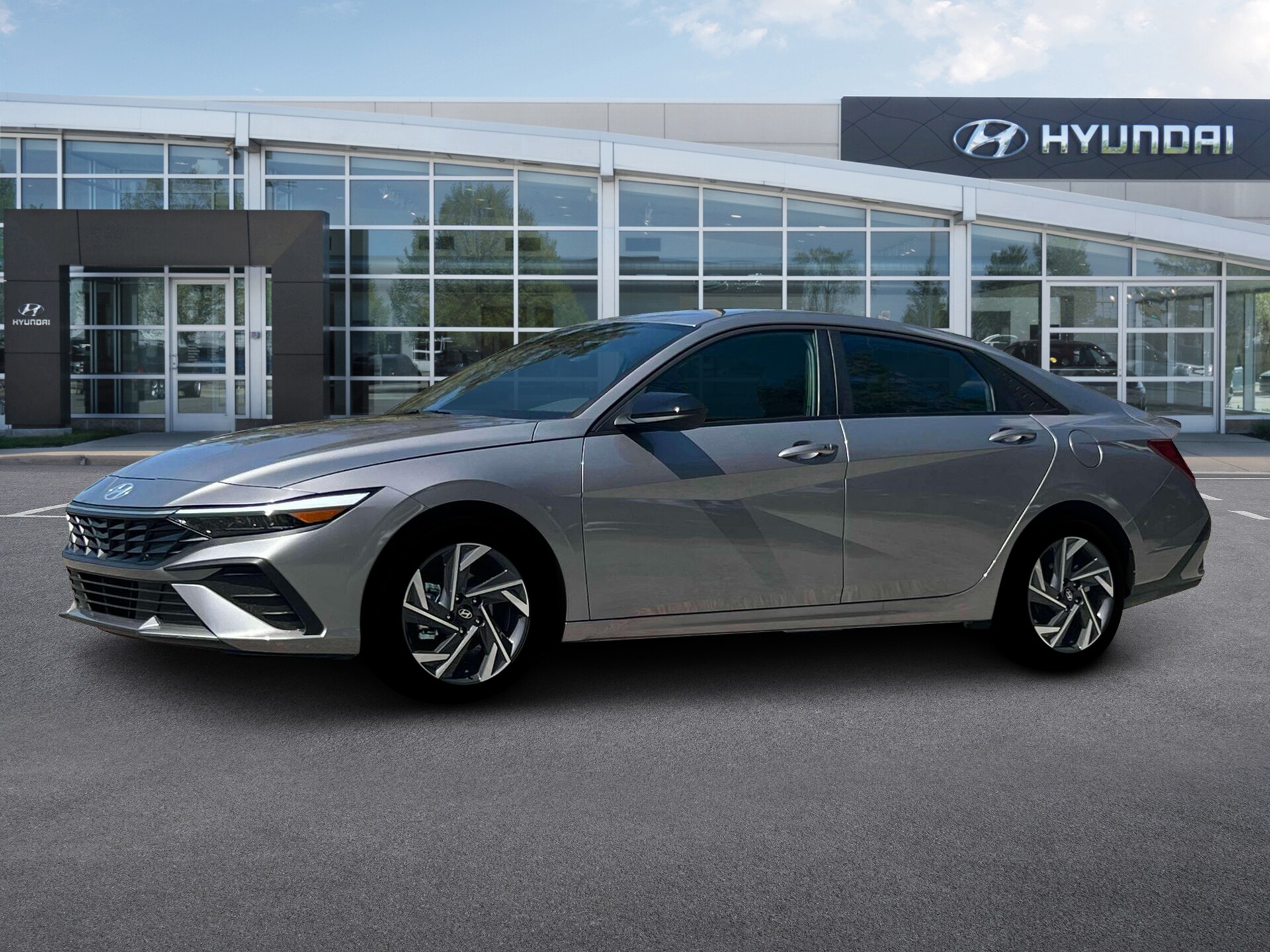 2025 Hyundai Elantra SEL Sport photo 2