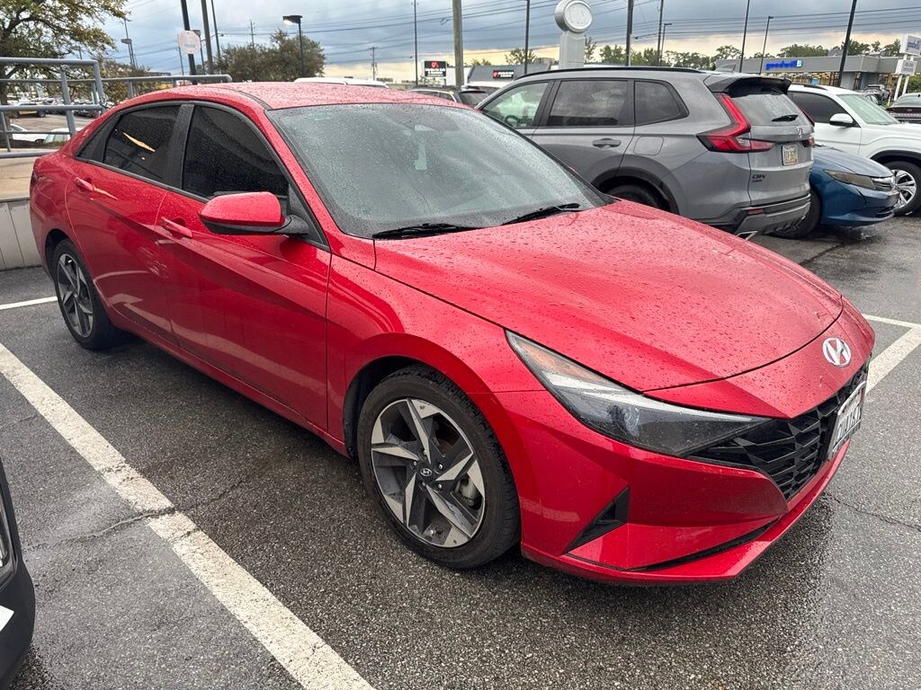 Used 2023 Hyundai Elantra SEL Sedan