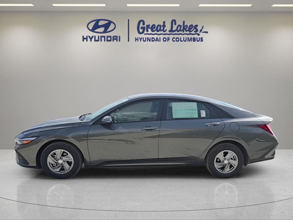 New 2026 Hyundai Elantra SE Sedan
