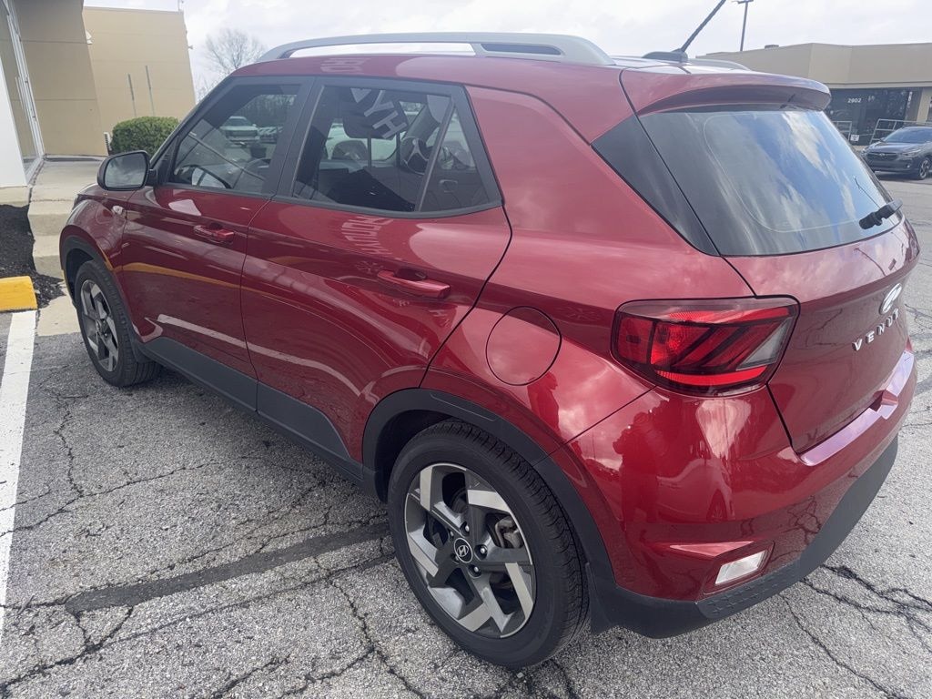 Used 2024 Hyundai Venue SEL SUV