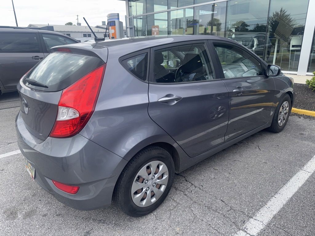 Used 2017 Hyundai Accent SE Hatchback