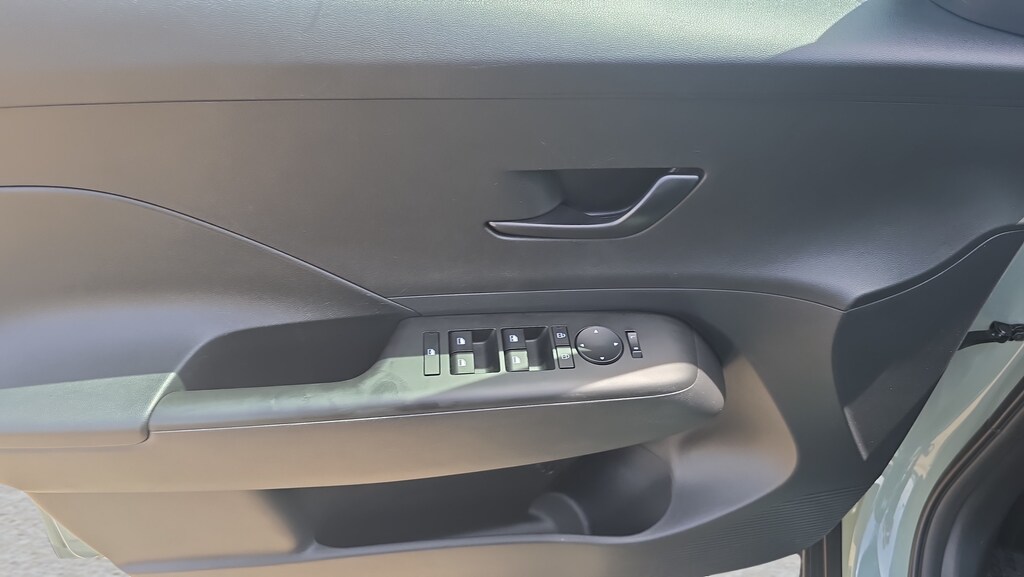 2026 Hyundai Kona SE - Photo 16