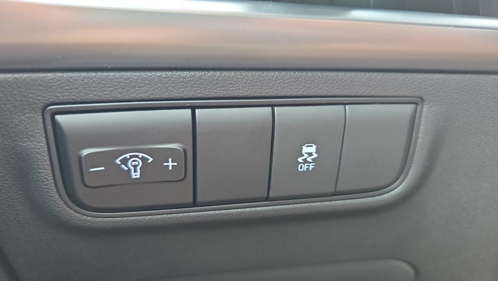 2025 Hyundai Tucson SE - Photo 25