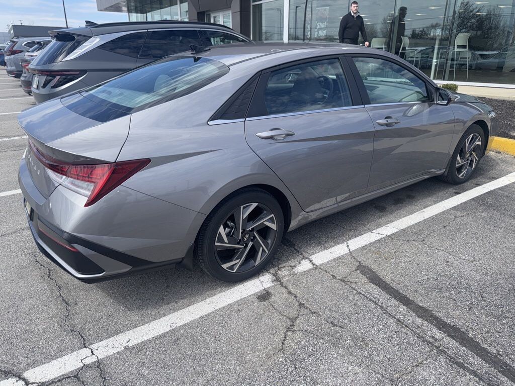 Used 2024 Hyundai Elantra SEL Sedan