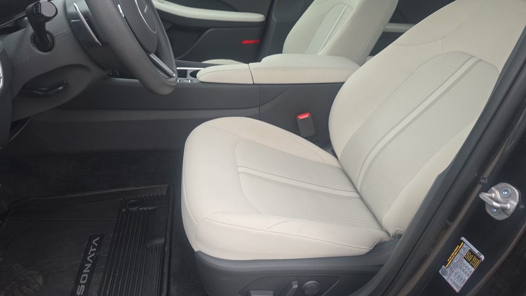 2025 Hyundai Sonata SEL - Photo 14
