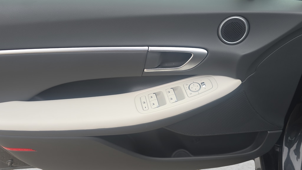 2025 Hyundai Sonata SEL - Photo 16