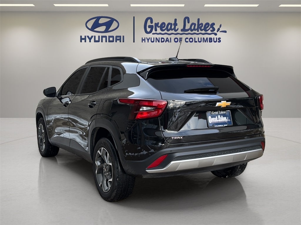 Used 2025 Chevrolet Trax LT SUV