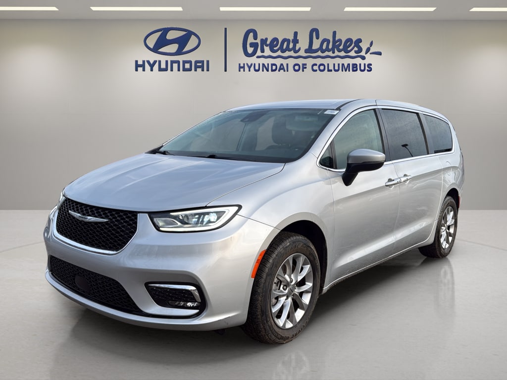 Used 2023 Chrysler Pacifica Touring L Van Passenger Van