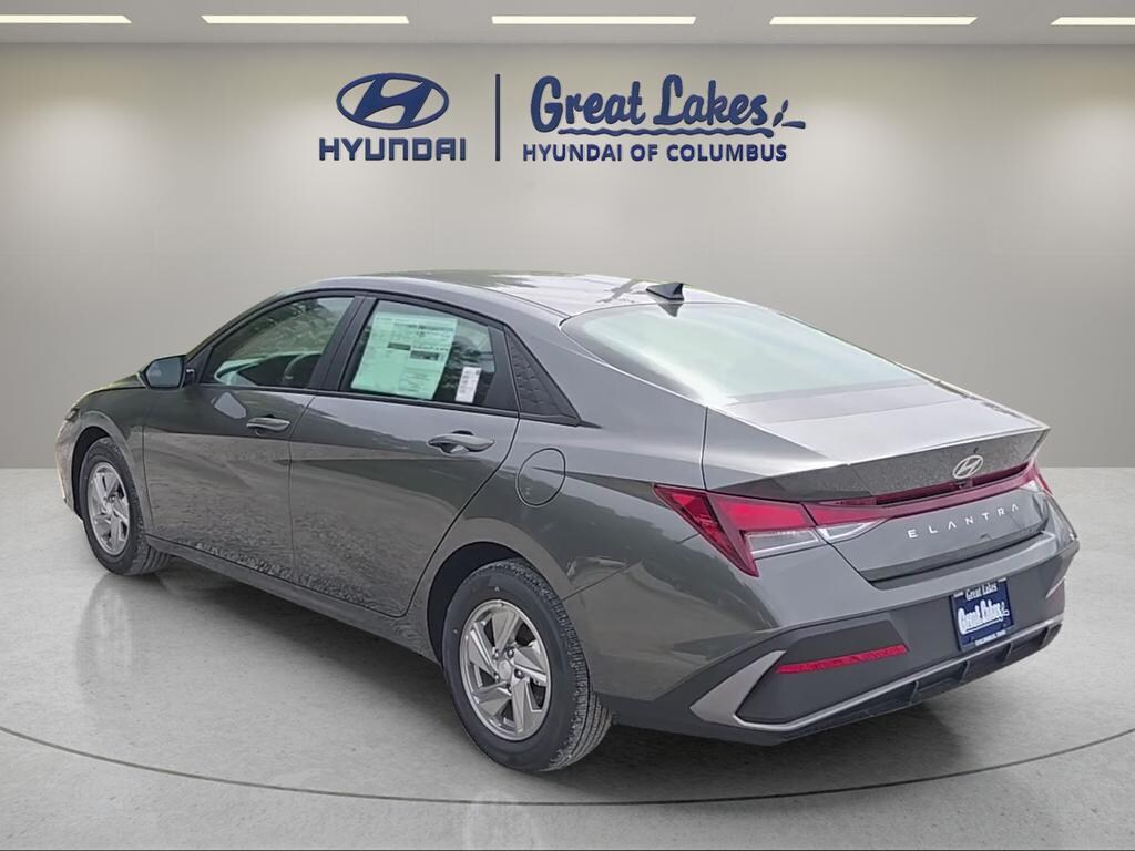 New 2026 Hyundai Elantra SE Sedan