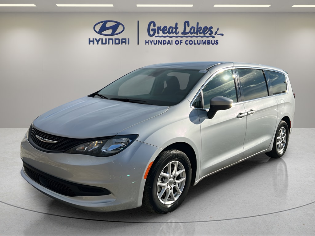 2023 Chrysler Voyager