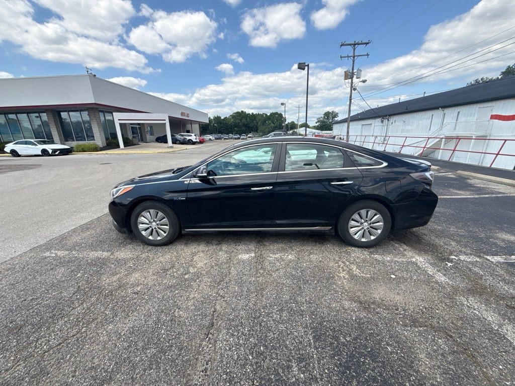 Used 2016 Hyundai Sonata Hybrid SE Sedan