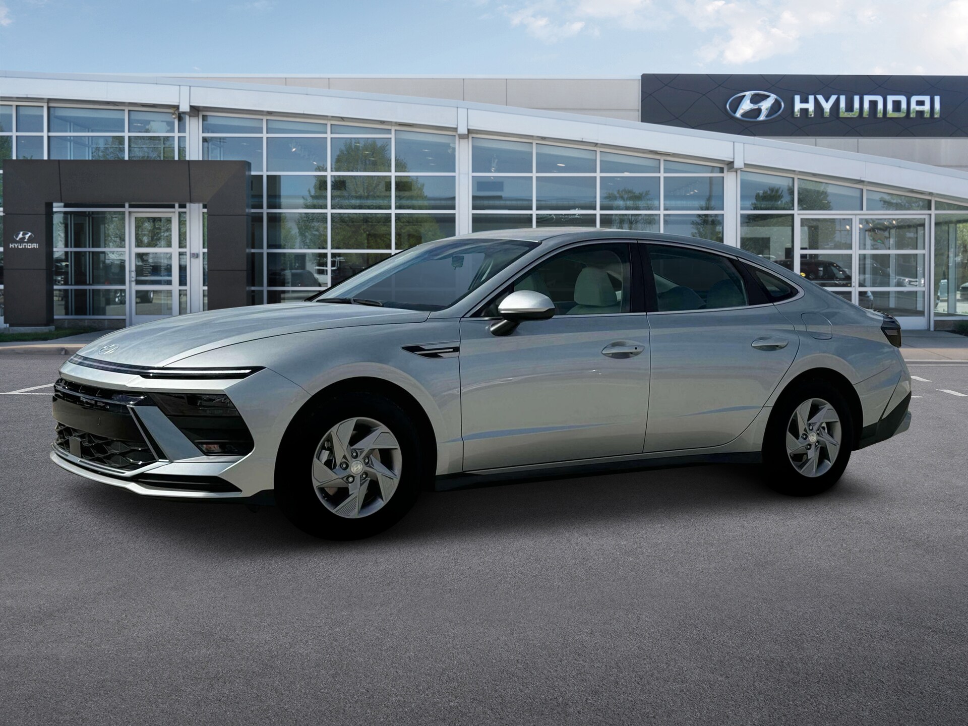 2025 Hyundai Sonata SE photo 2
