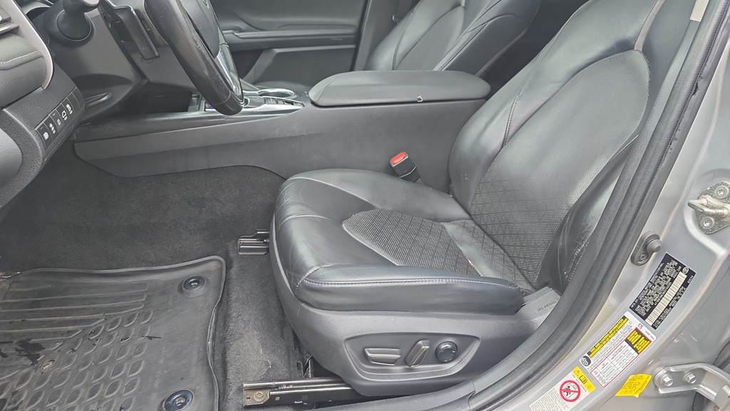 2019 Toyota Camry XSE - Photo 13
