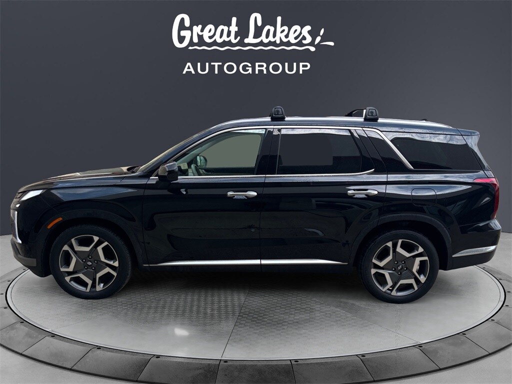 2023 Hyundai Palisade Limited photo 2