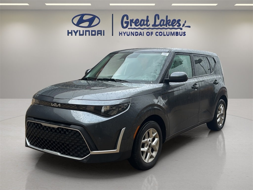 2023 Kia Soul LX's photo