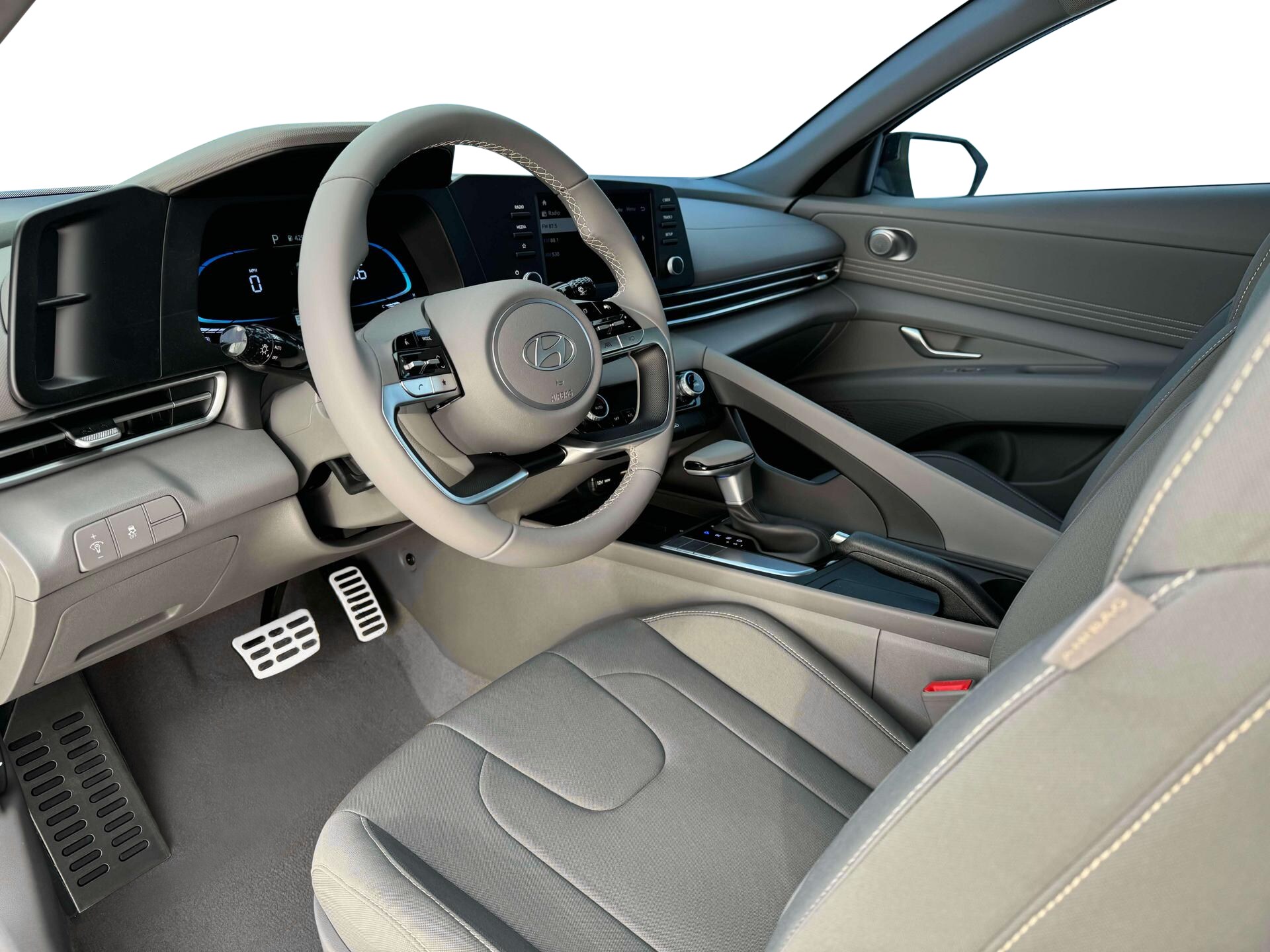 2025 Hyundai Elantra SEL - Photo 14