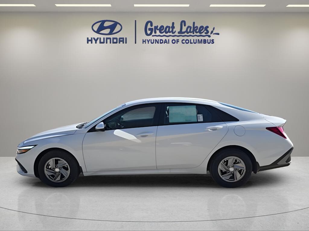 New 2026 Hyundai Elantra SE Sedan
