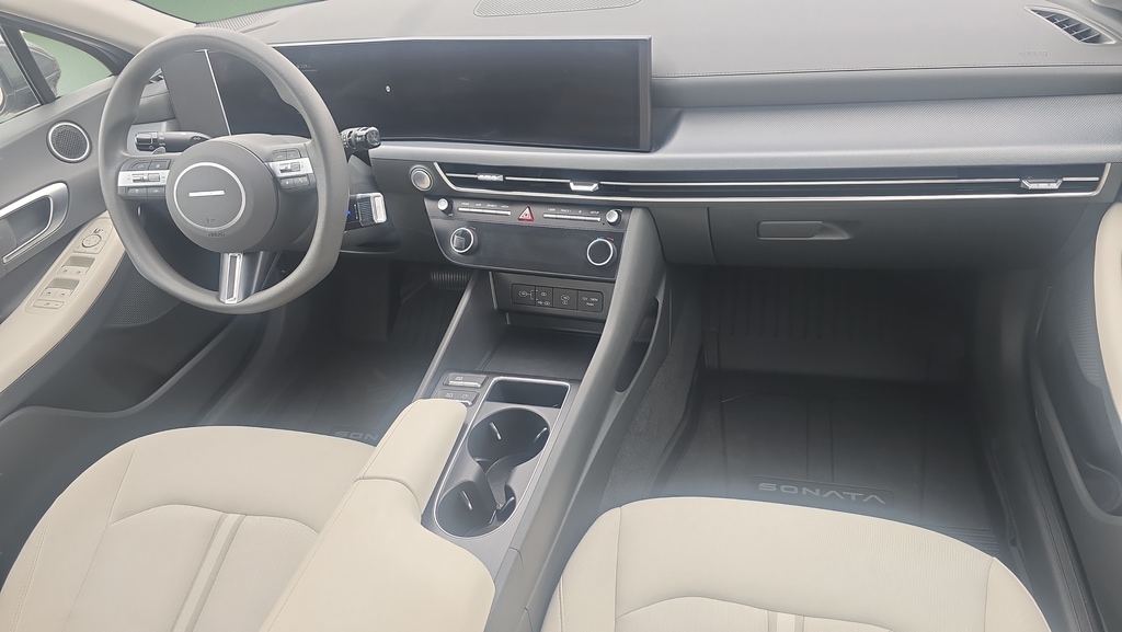 2025 Hyundai Sonata SEL - Photo 11