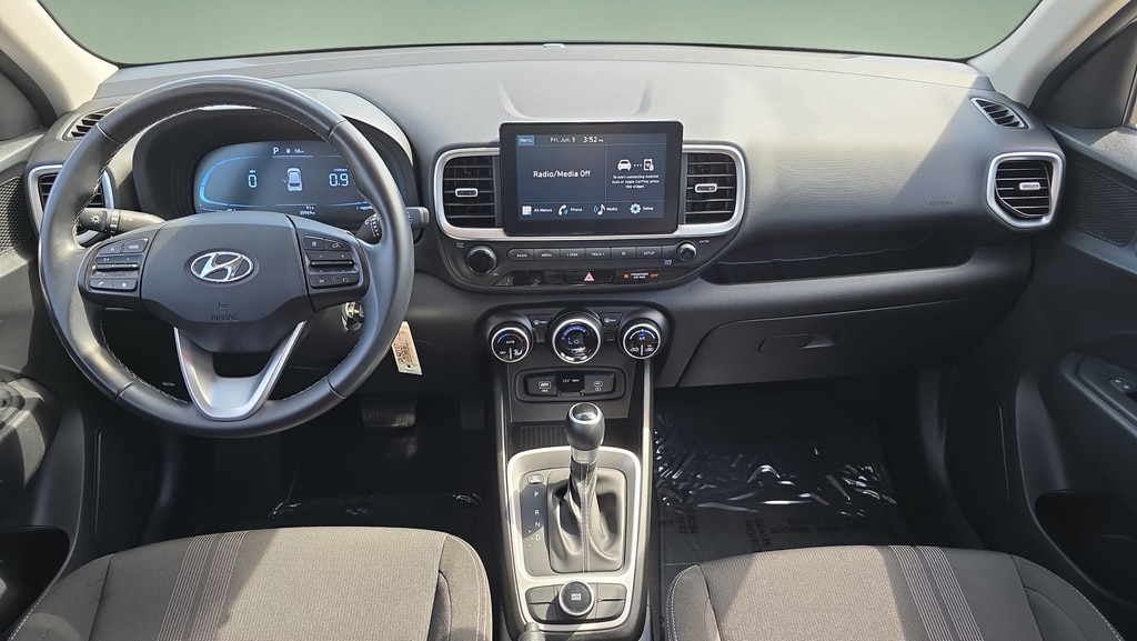 2023 Hyundai Venue SEL - Photo 11