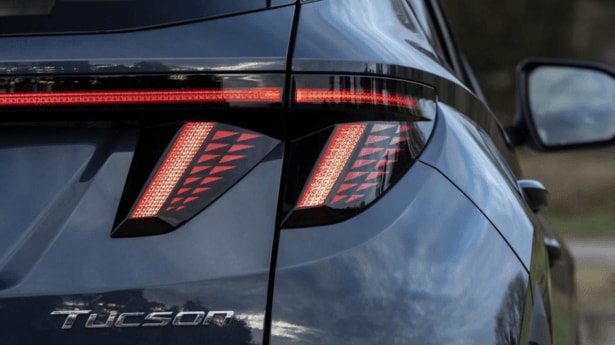 Hyundai%20Tucson%20Hybrid%20vs.%20Toyota%20RAV4%20Hybrid_%20Which%20SUV%20Gives%20You%20More.png