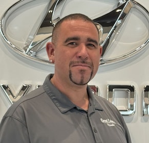 Staff member Jason Gonzalez from ID_a0a66e