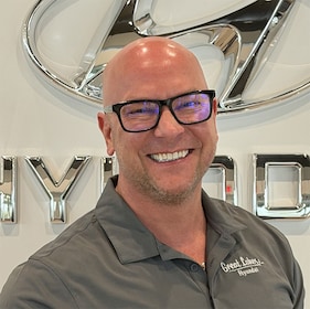 Staff member Robert Czapski from ID_2931f3dec803