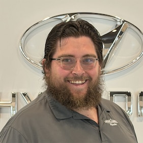 Staff member Edward Whitted from ID_8b6721085d45