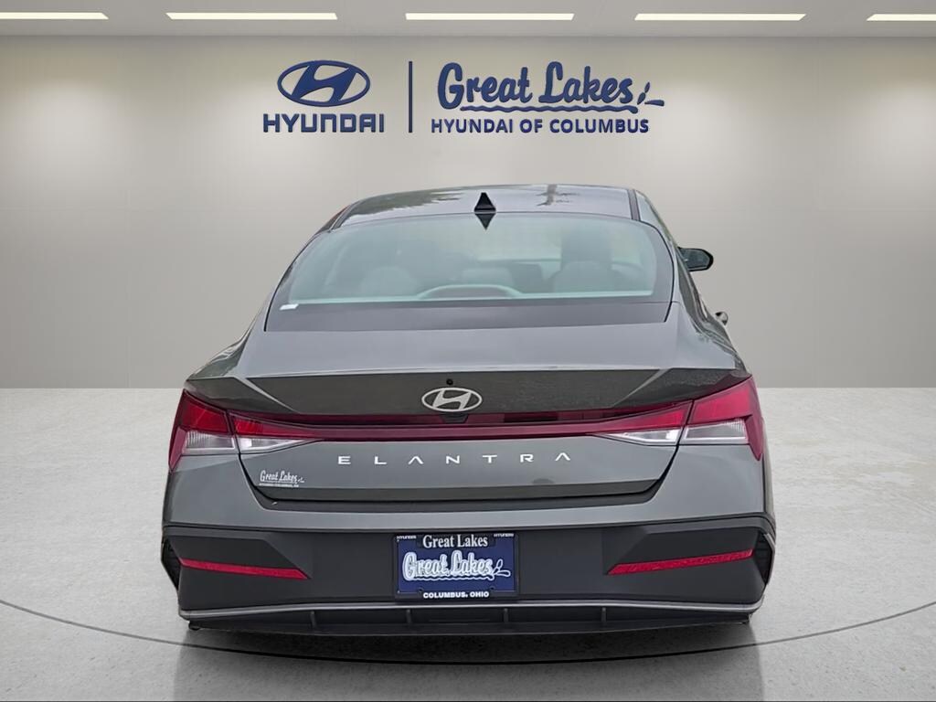 New 2026 Hyundai Elantra SE Sedan