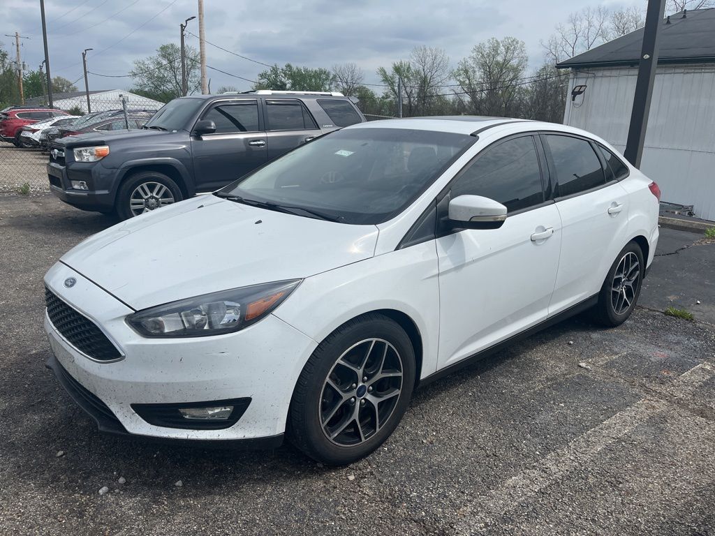 2018 Ford Focus Sedan SEL's photo