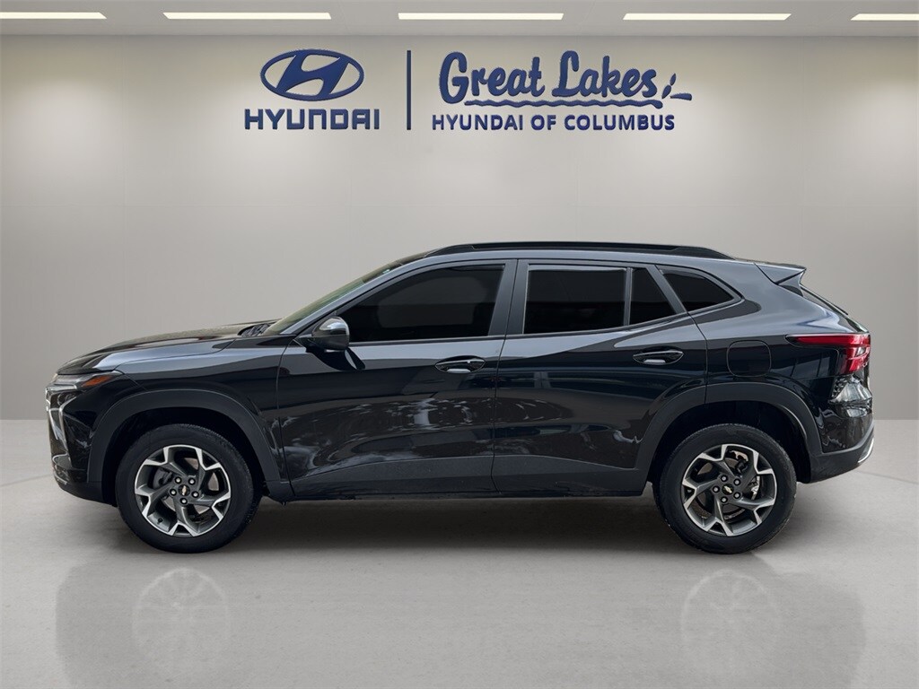 Used 2025 Chevrolet Trax LT SUV