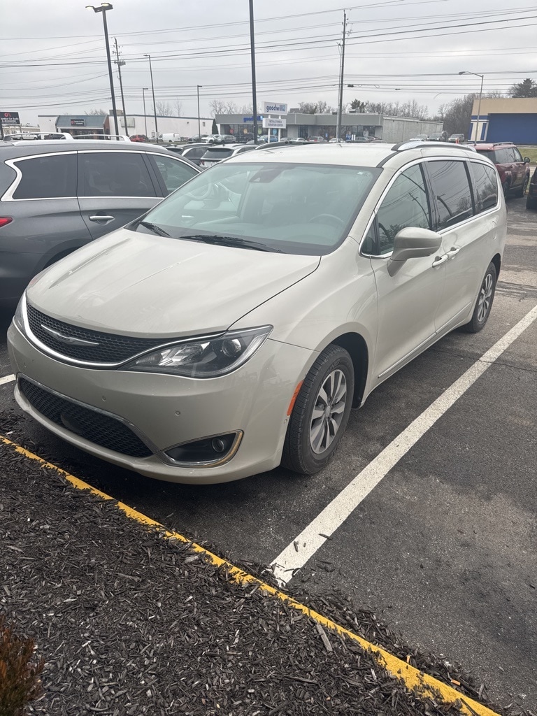 2020 Chrysler Pacifica Touring L Plus's photo