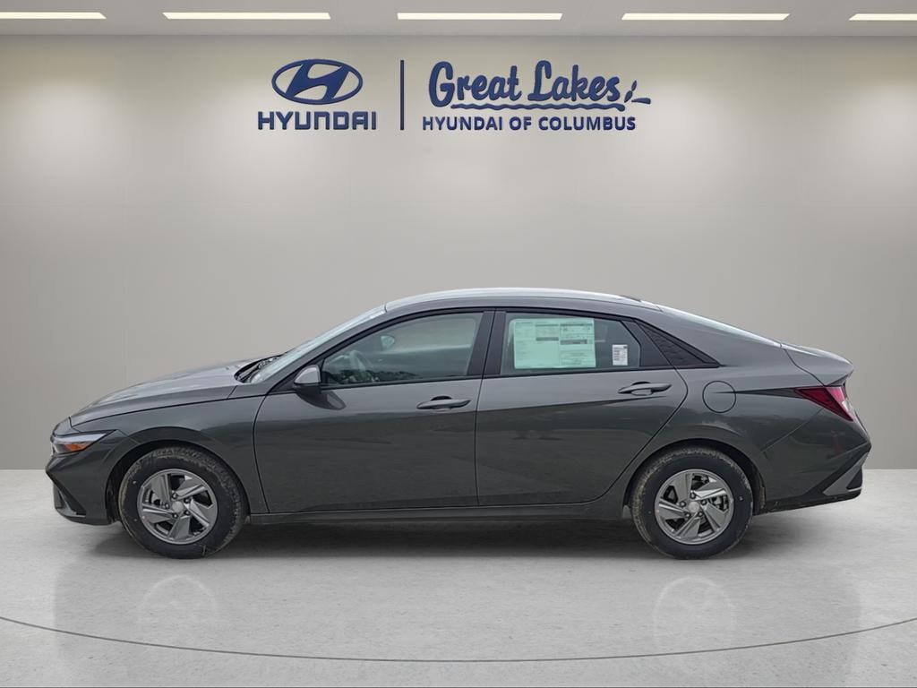 New 2026 Hyundai Elantra SE Sedan