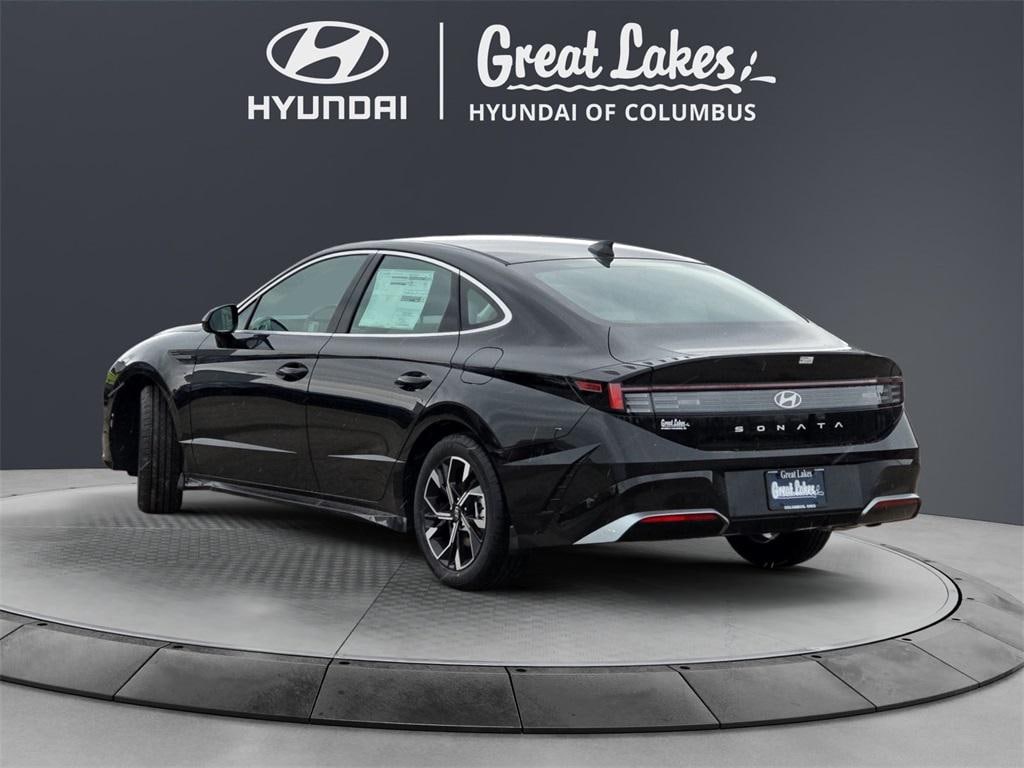 New 2025 Hyundai Sonata SEL Sedan