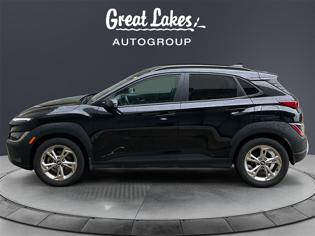 2022 Hyundai Kona SEL photo 2