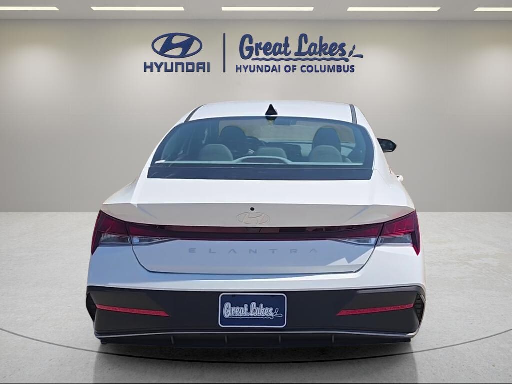 New 2026 Hyundai Elantra SE Sedan