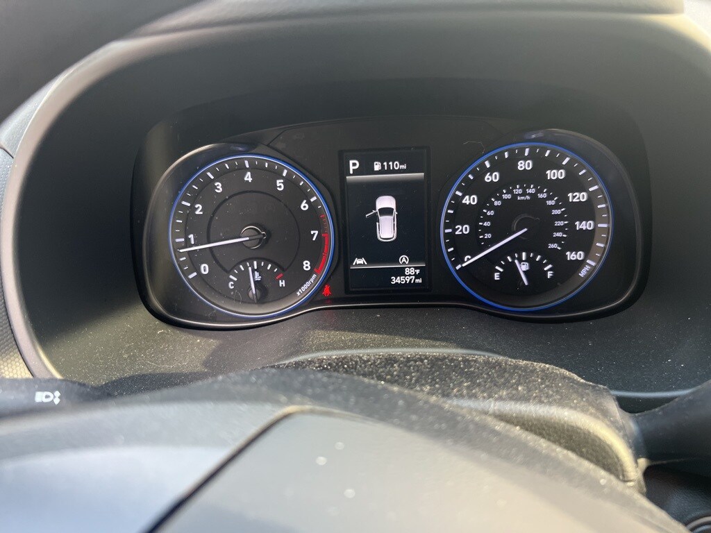 2023 Hyundai Kona SEL photo 2