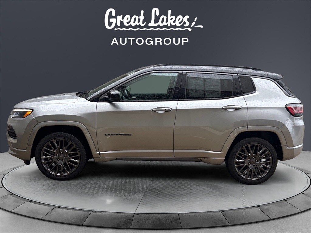2022 Jeep Compass Limited photo 2