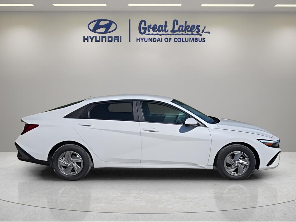 New 2026 Hyundai Elantra SE Sedan