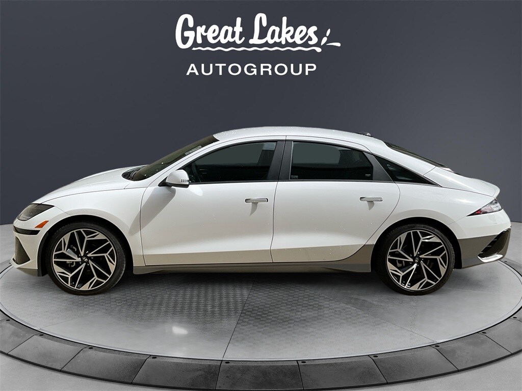 2024 Hyundai Ioniq 6 SEL photo 2