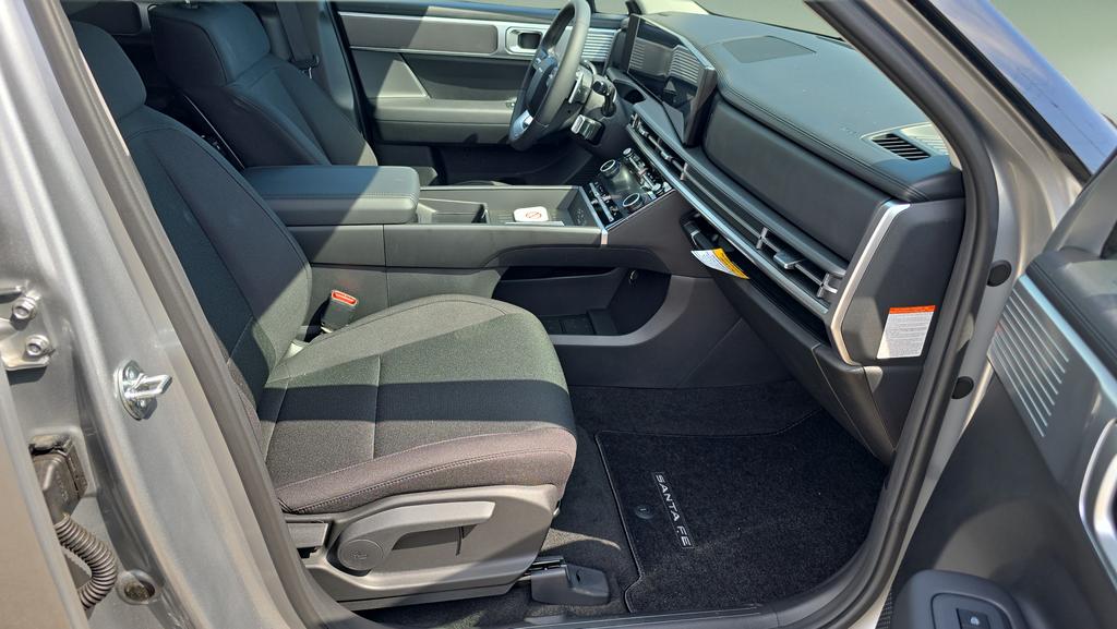 2026 Hyundai Santa Fe SE - Photo 13
