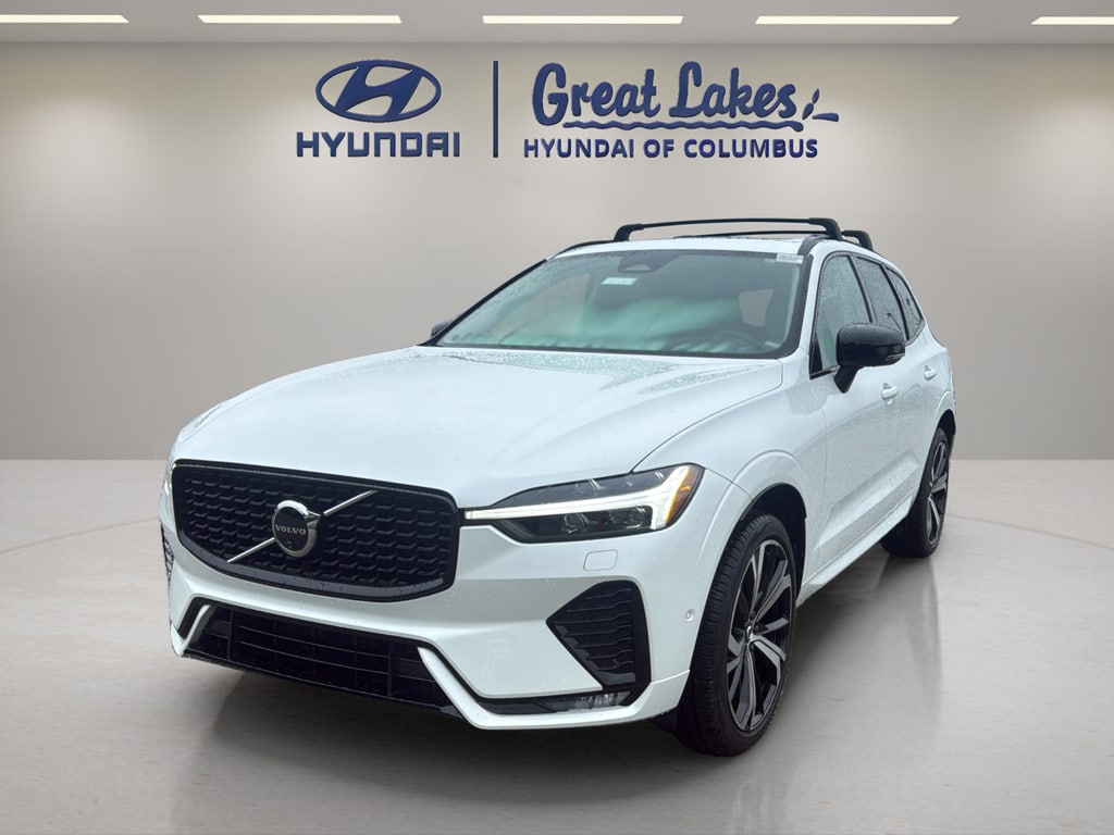 2025 Volvo XC60 B5 Ultra Dark AWD's photo