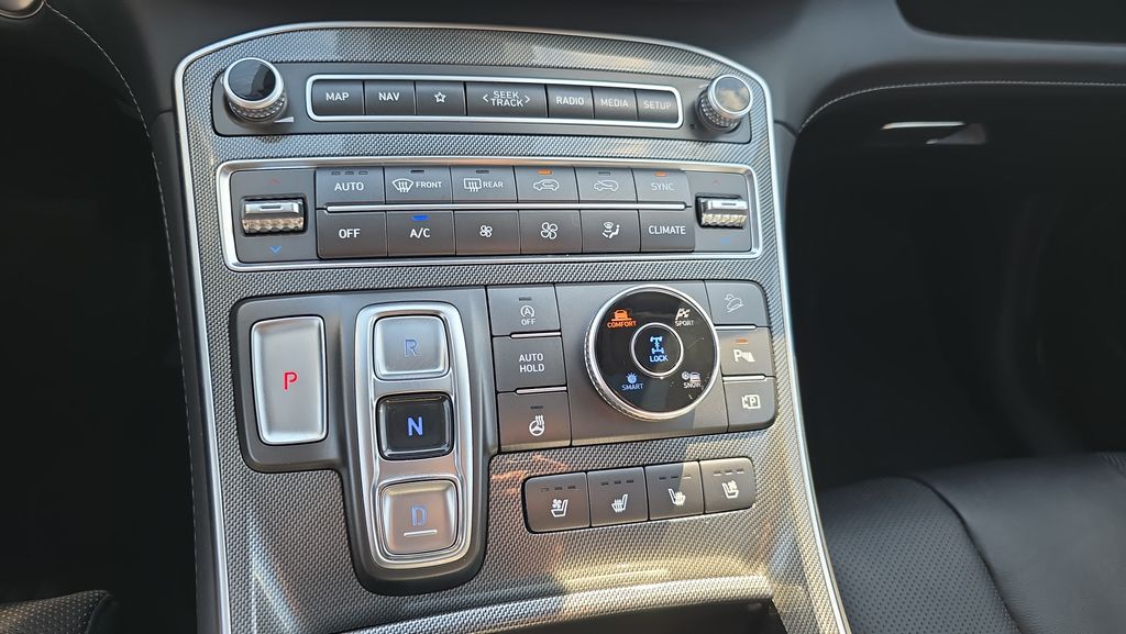 2023 Hyundai Santa Fe Limited - Photo 22