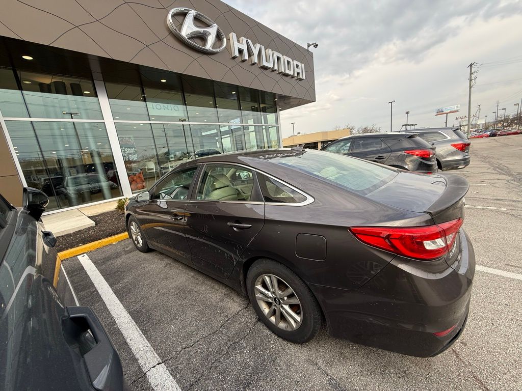 Used 2015 Hyundai Sonata SE with VIN 5NPE24AF3FH209951 for sale in Columbus, OH