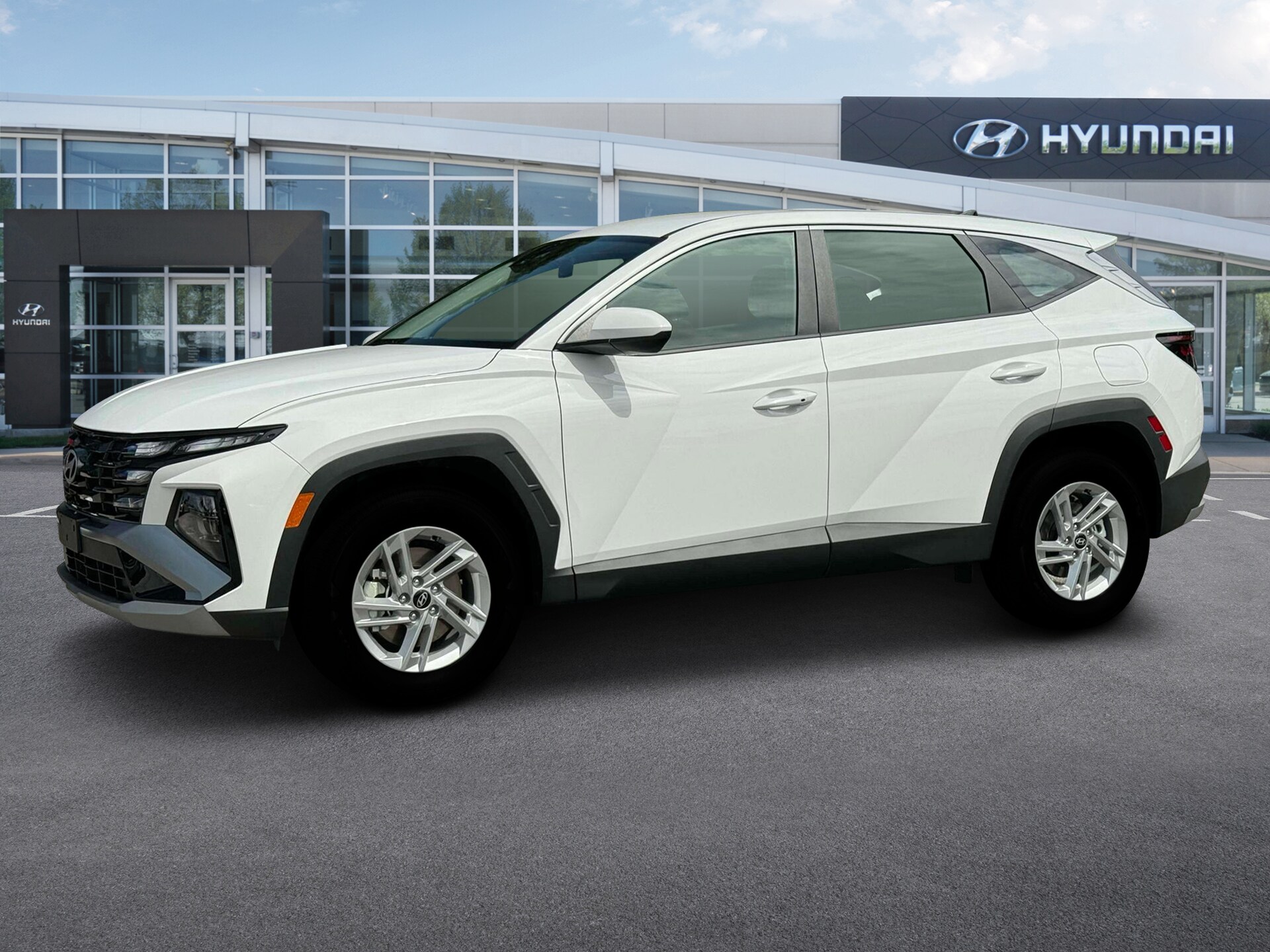 2025 Hyundai Tucson SE photo 2