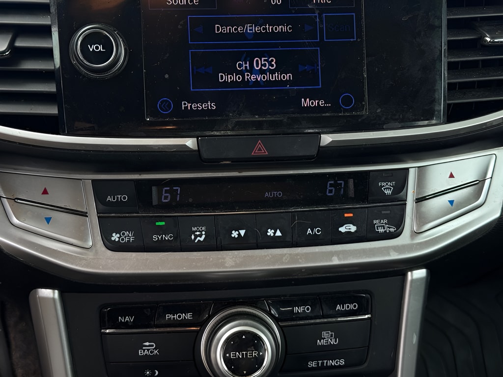 2015 Honda Accord Hybrid Touring - Photo 31