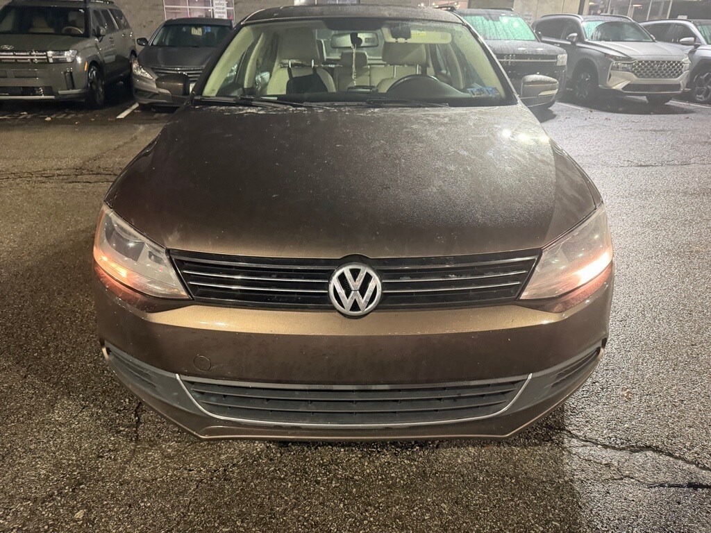 2014 Volkswagen Jetta 1.8T SE photo 2